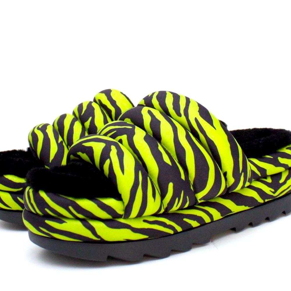 Ugg Maxi Slide Tiger Print In Key Lime.